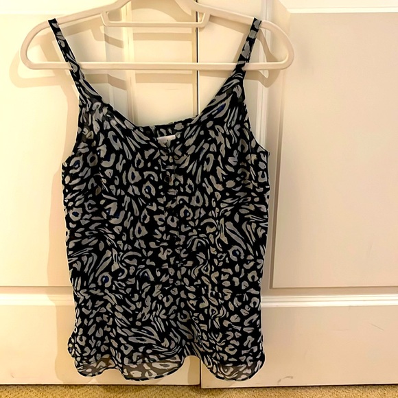 CAbi size small. Abstract print with adjustable straps and button front detail - Picture 1 of 5